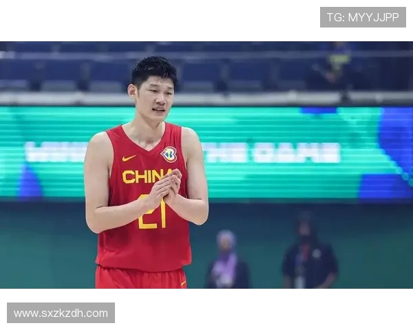 胡金秋这生活节奏跟球场上判若两人，真像个别人家的“假期教练”